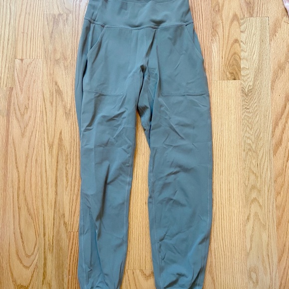 SOLD Lululemon Align Joggers - Picture 6 of 6